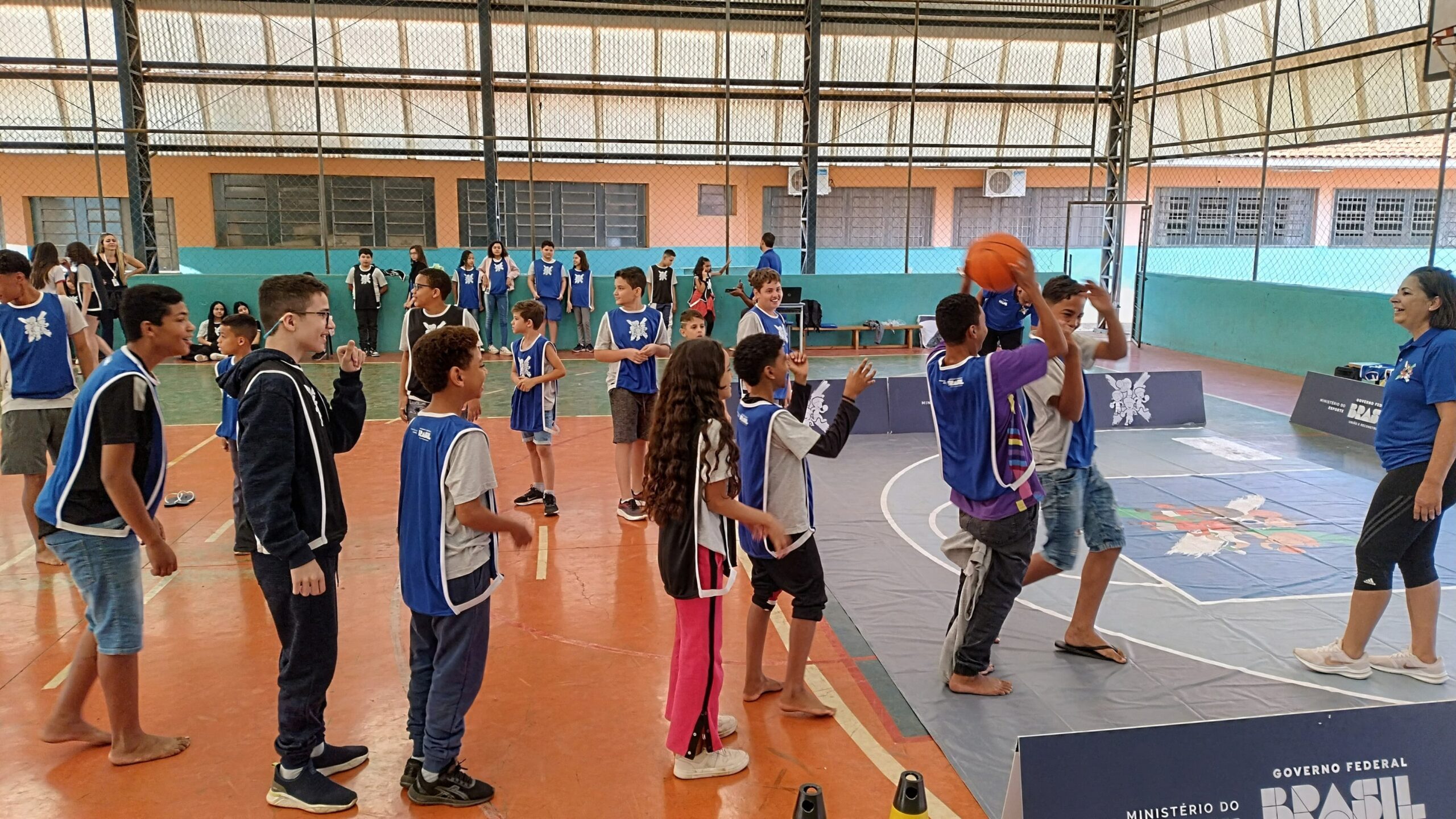 clínica basquete 3x3 escola